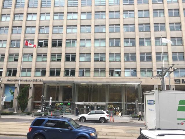 1226 - 111 St Clair Ave W