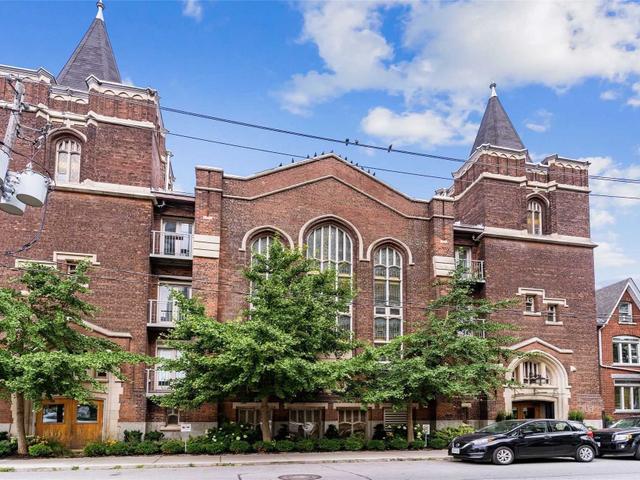 302 - 701 Dovercourt Rd