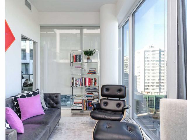 1530 - 8 Hillsdale Ave E