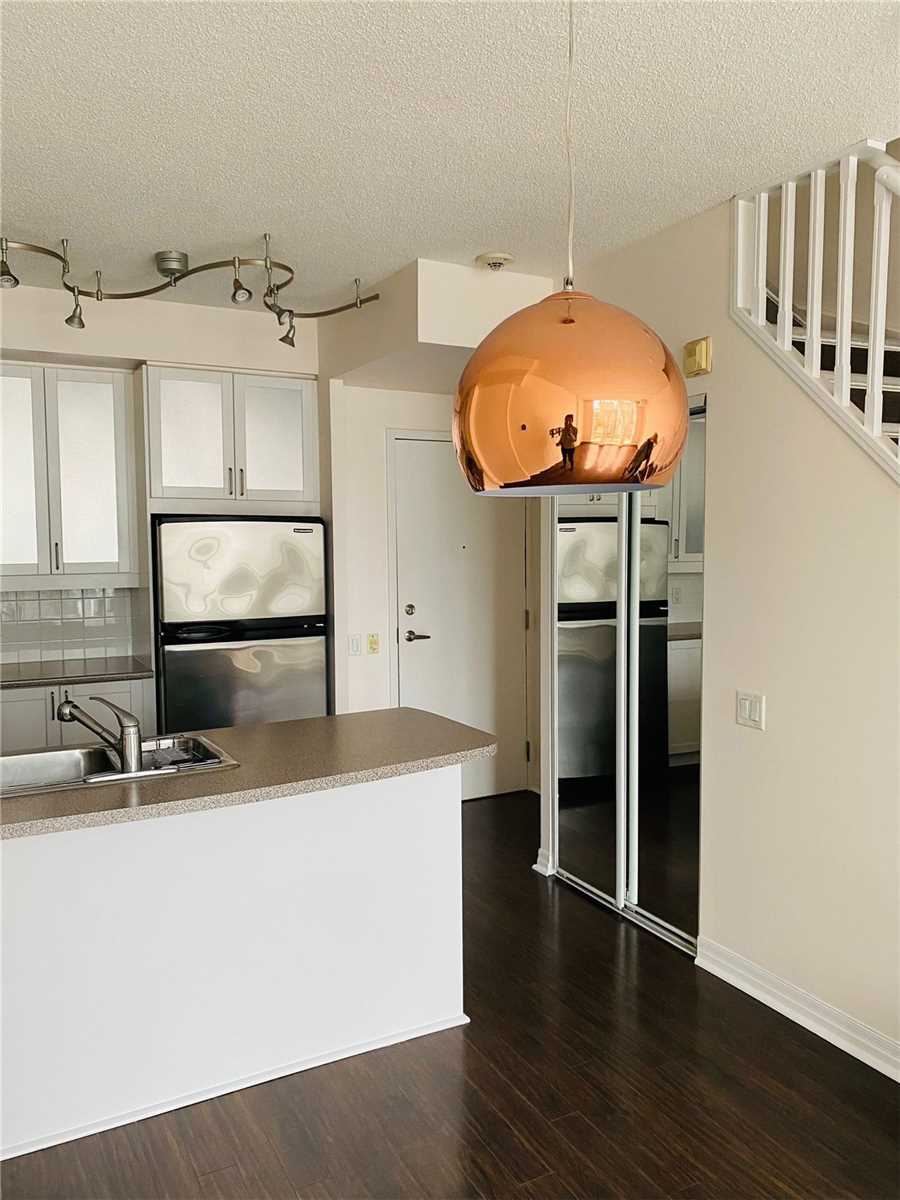 416 901 Queen St W, Toronto