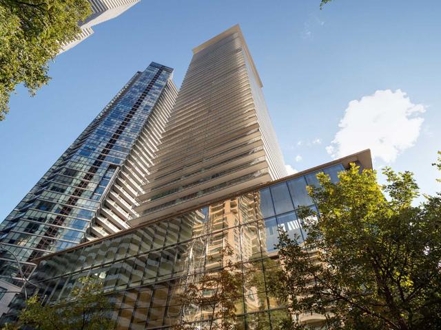 4504 - 33 Charles St E