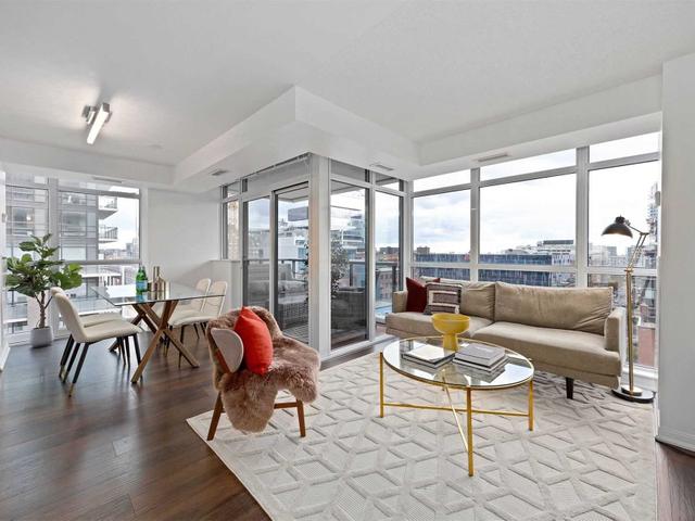 1104 - 400 Adelaide St E