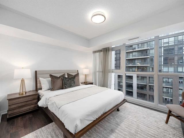 1104 - 400 Adelaide St E