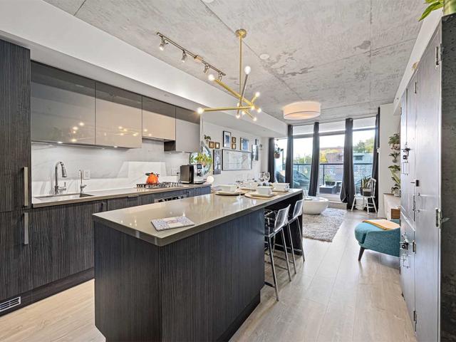 216 - 109 Ossington Ave