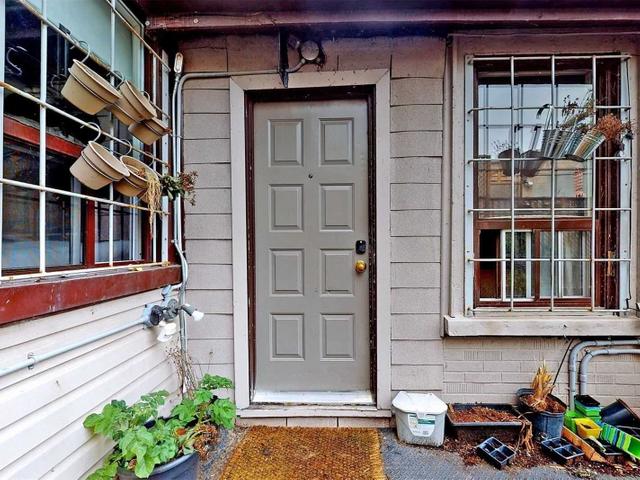 Rear - 934 King St W