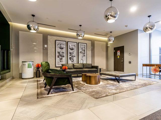 412 - 20 Gladstone Ave