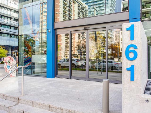 3806 - 161 Roehampton Ave