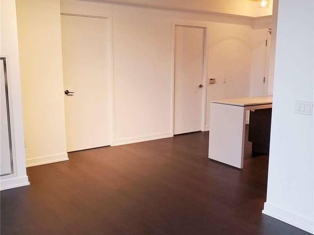 1212 - 1030 King St W