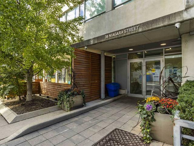 602 - 38 Niagara St