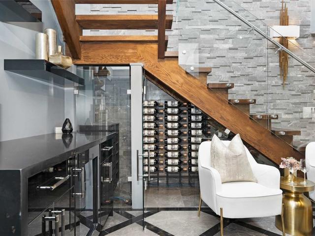 817 - 8 Telegram Mews