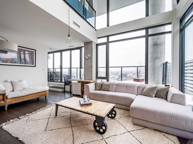 1112 - 111 Bathurst St