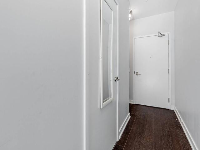 435 - 1030 King St W