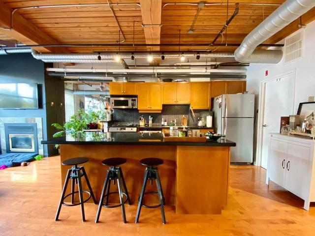 204 - 436 Wellington St W