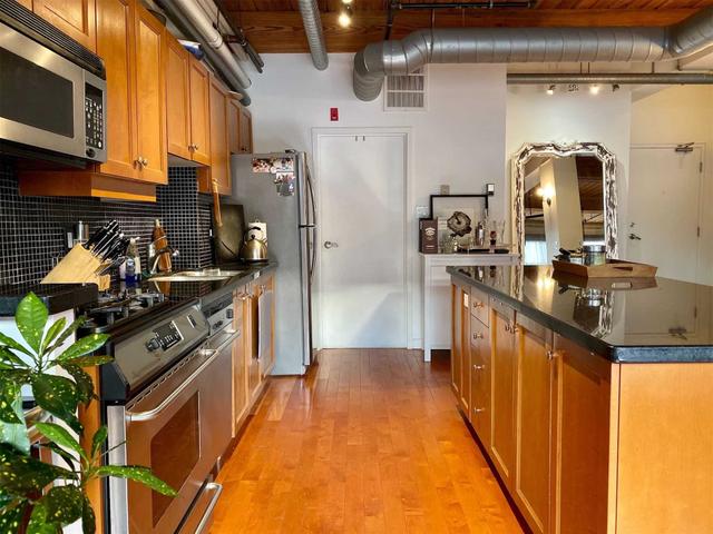 204 - 436 Wellington St W