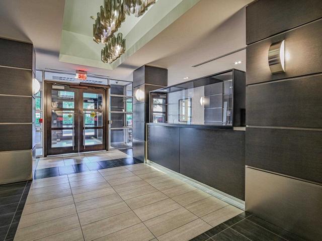 315 - 399 Adelaide St W