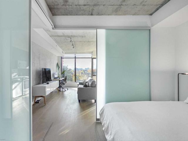 409 - 111 Bathurst St