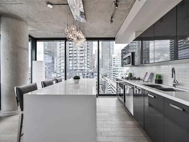 1506 - 11 Charlotte St