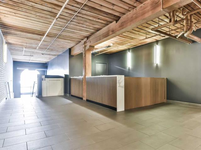 416 - 993 Queen St W