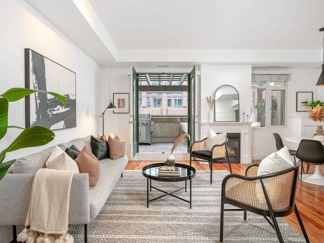 316 - 500 Richmond St W