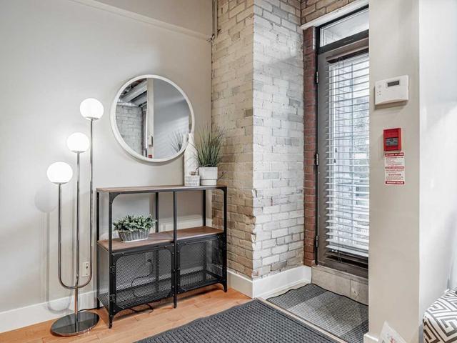 105 - 436 Wellington St W