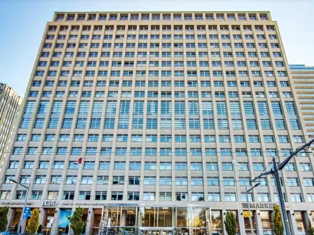 1218 - 111 St Clair Ave W