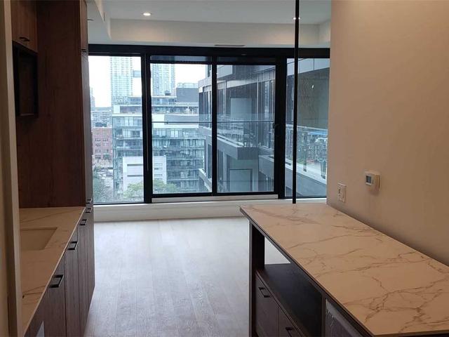 934 - 505 Richmond St W