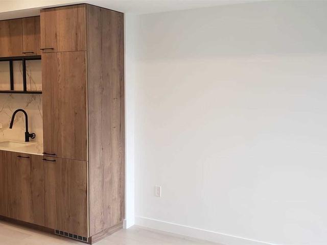 934 - 505 Richmond St W