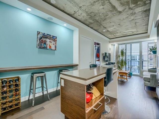 943 - 1030 King St W