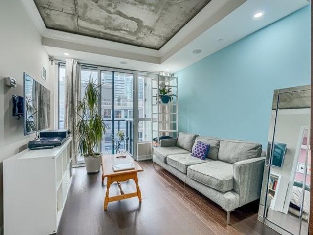 943 - 1030 King  St W