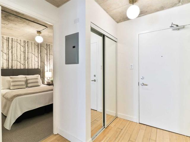 203 - 955 Queen St W