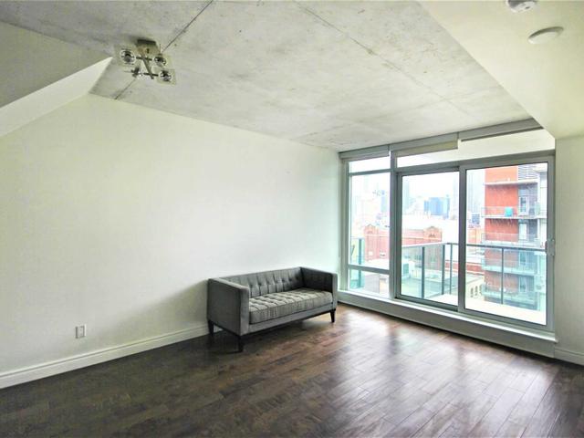 1227 - 333 Adelaide St E