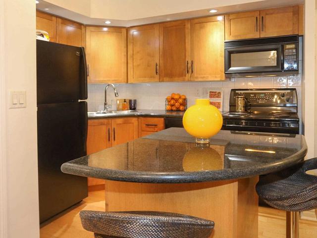 227 - 250 Wellington St W