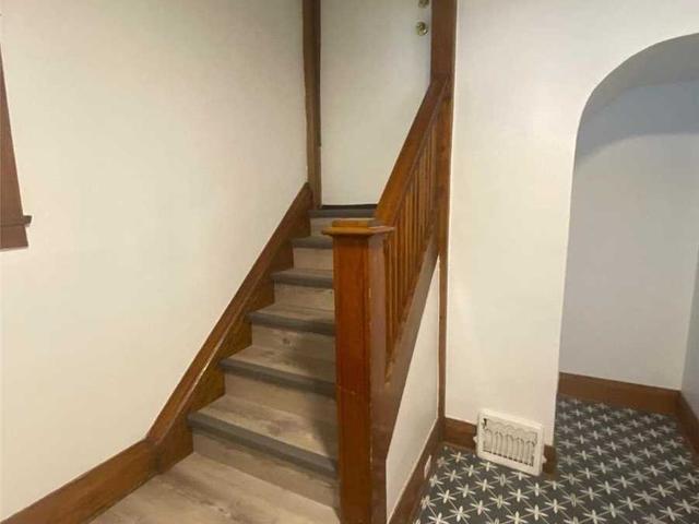 Upper - 27 Mount Royal Ave