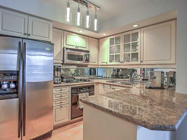 1203 - 140 Simcoe St