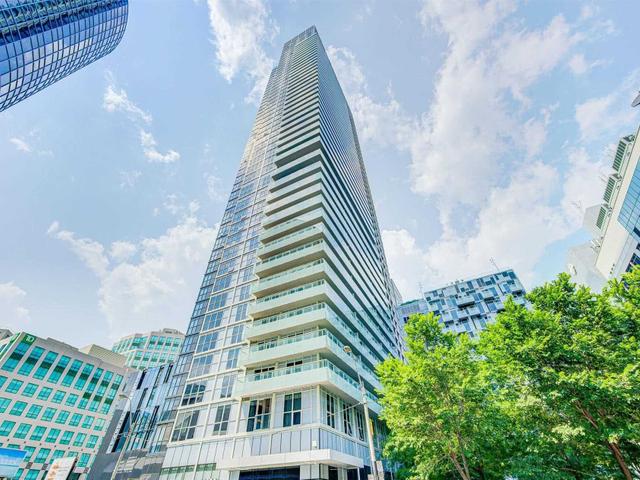 4113 - 300 Front St W