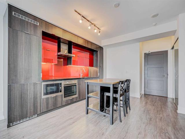 4113 - 300 Front St W