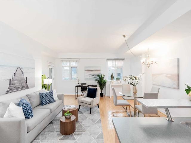 330 - 500 Richmond St W