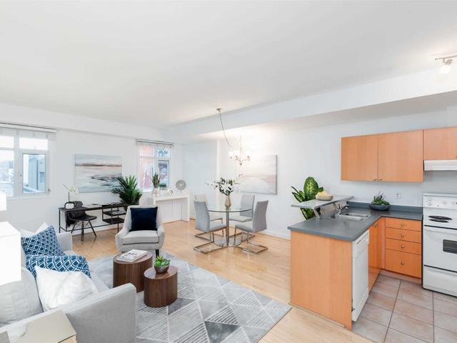 330 - 500 Richmond St W