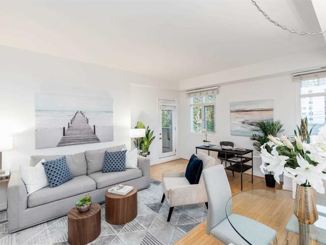 330 - 500 Richmond St W