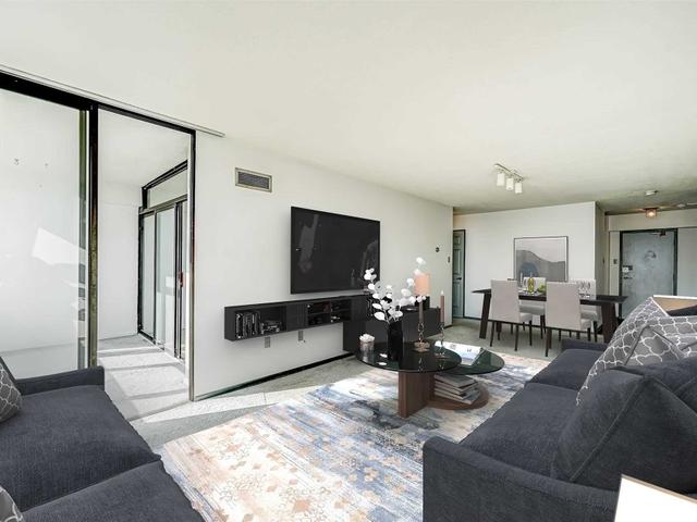 1704 - 45 Carlton St S