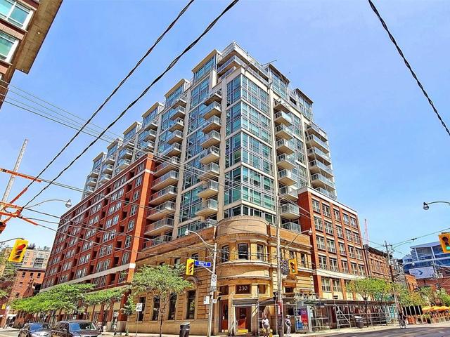 702 - 230 King St E
