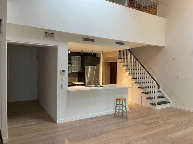 304 - 701 Dovercourt Rd