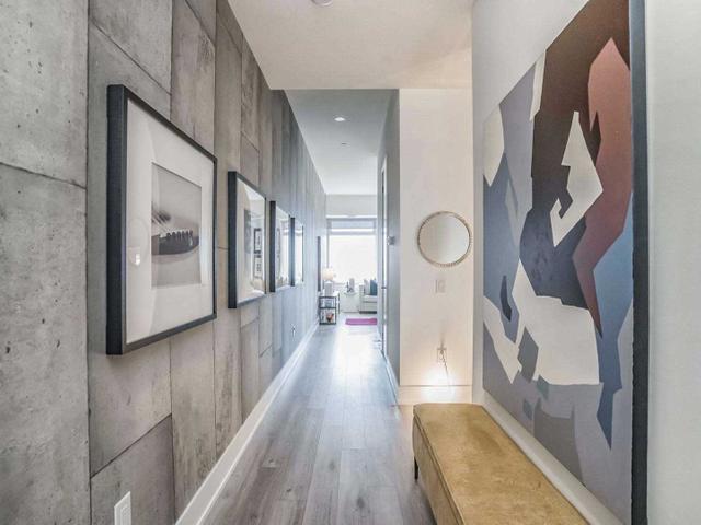 1825 - 111 St Clair Ave W