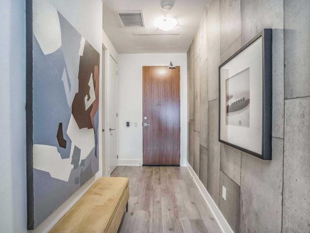 1825 - 111 St Clair Ave W