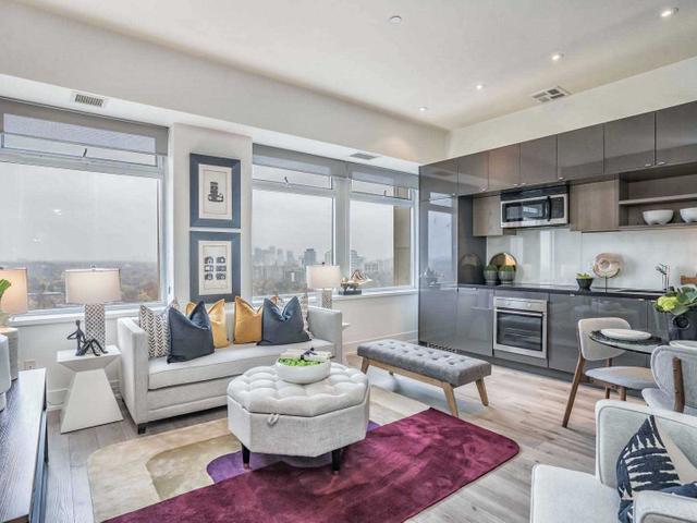 1825 - 111 St Clair Ave W