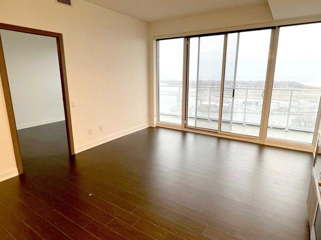 3702 - 17 Bathurst St