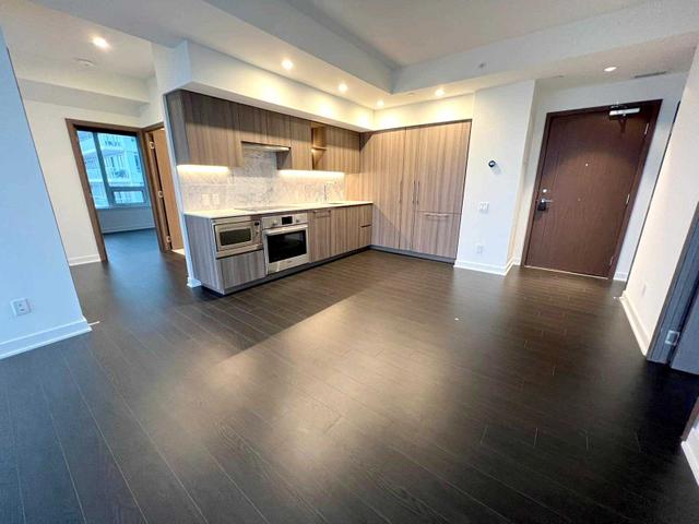 3702 - 17 Bathurst St