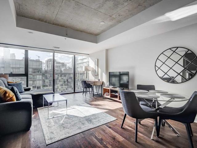 910 - 629 King St W