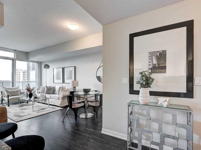 2211 - 500 Sherbourne St