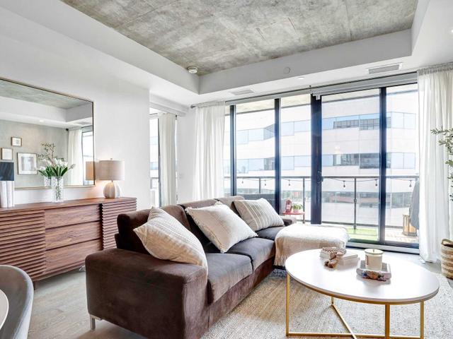 1203 - 608 Richmond St W